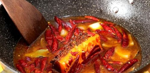 一包火鍋底料搞定麻辣小龍蝦 簡單配料，絕佳風(fēng)味